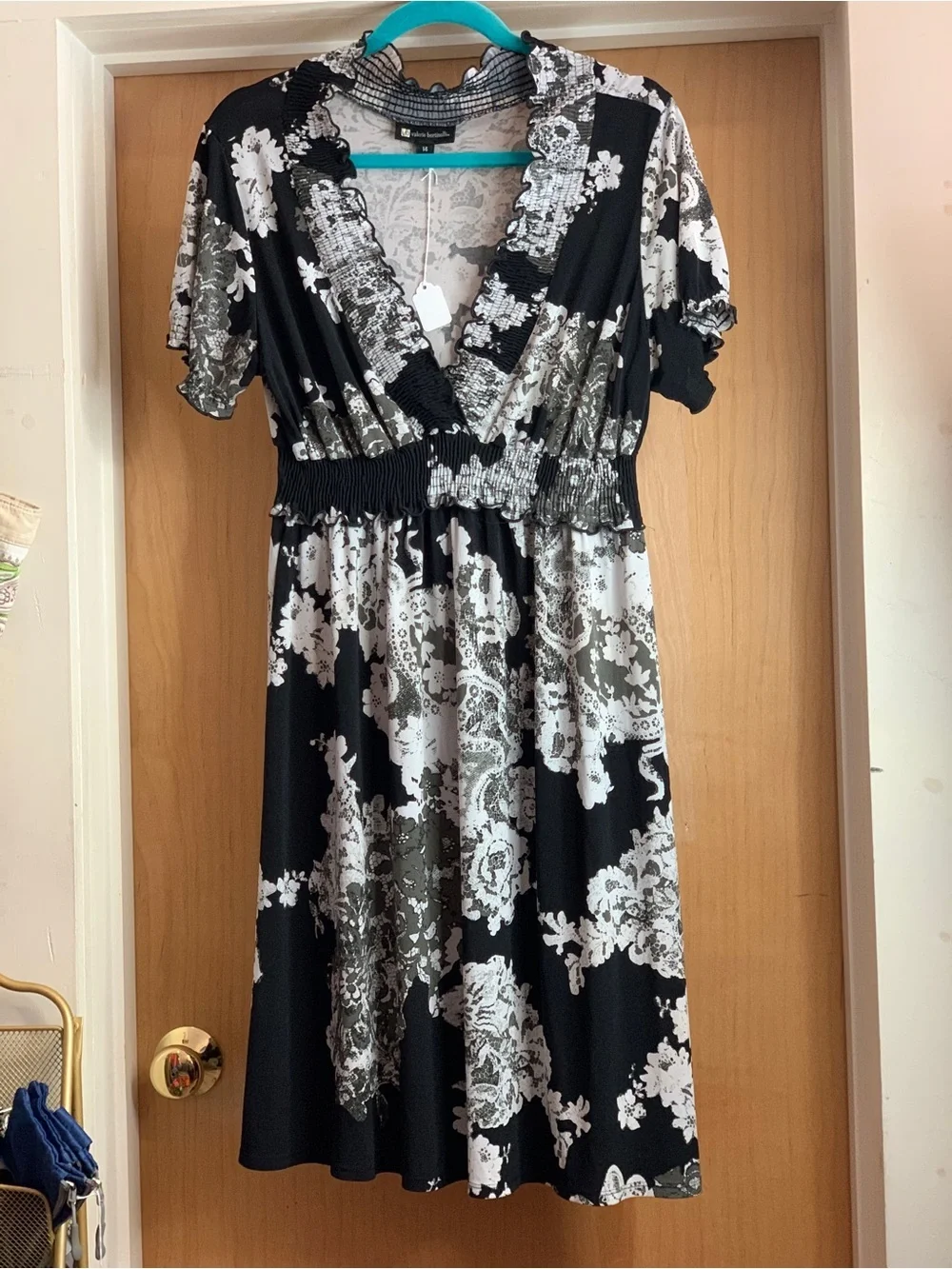 Valerie Bertinelli Black and White Floral Midi Dress Size-Large Romantic Boho